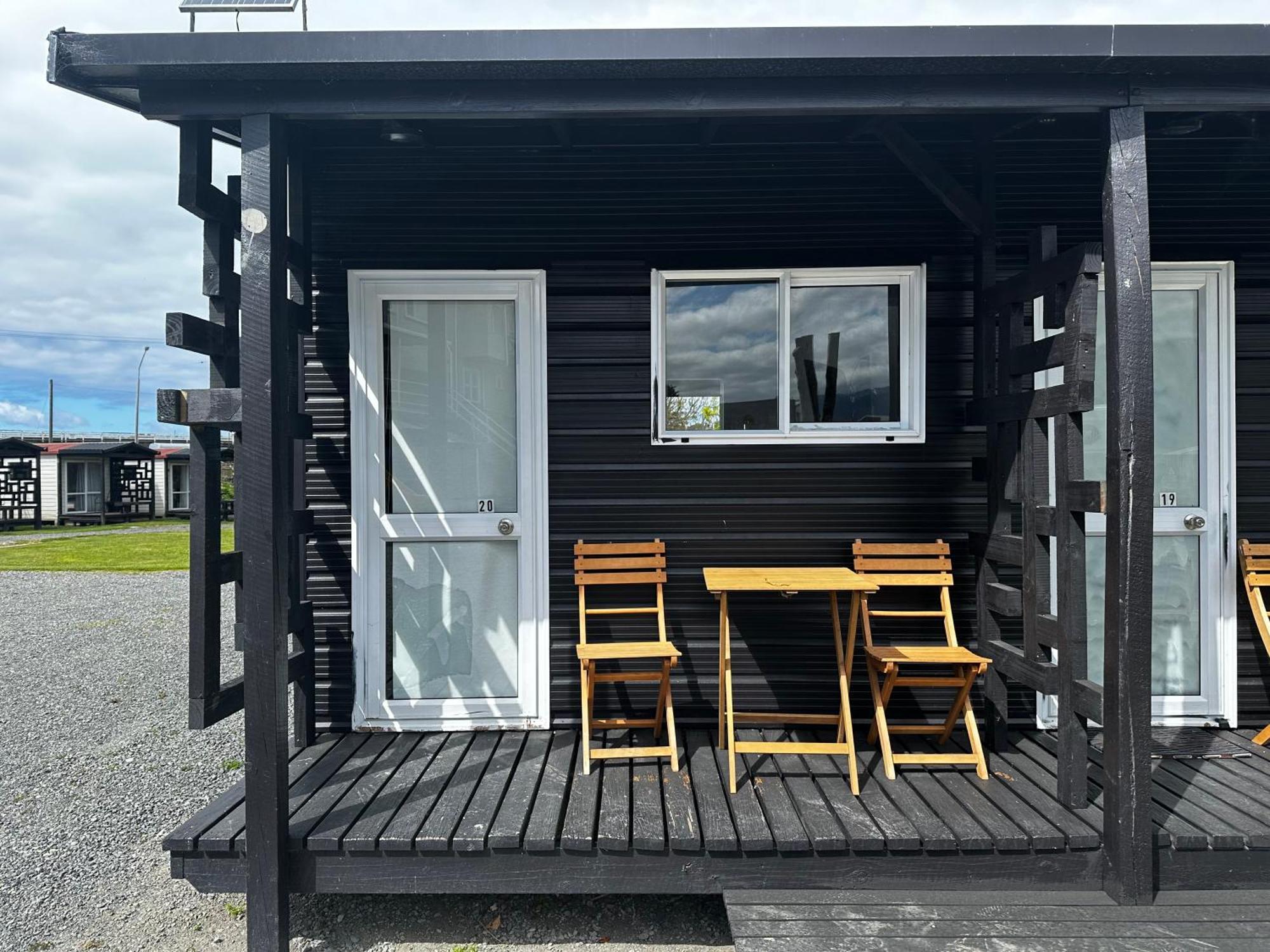 Отель A1 Kaikoura Holiday Park Экстерьер фото